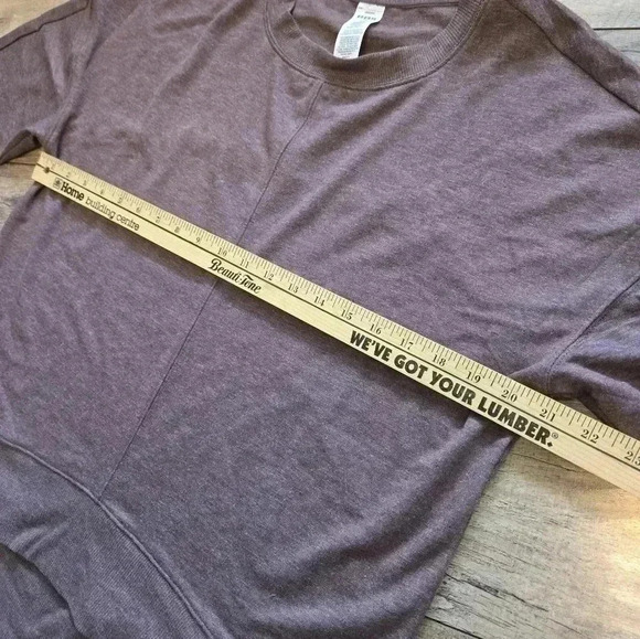 Reebok Women's Small  (fits like medium)  light purple sweater - Picture 3 of 11